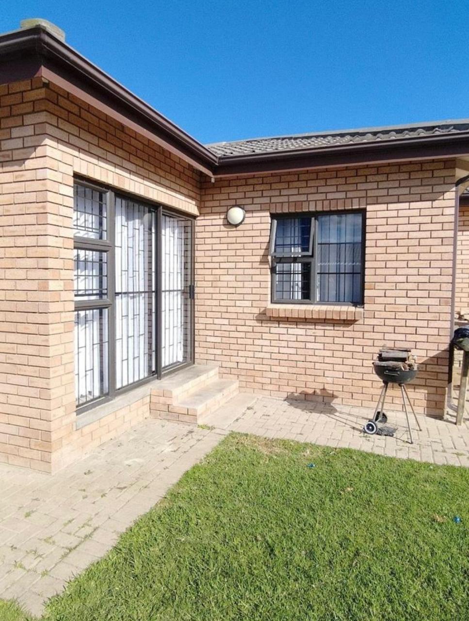 2 Bedroom Property for Sale in Windsor Park Eastern Cape